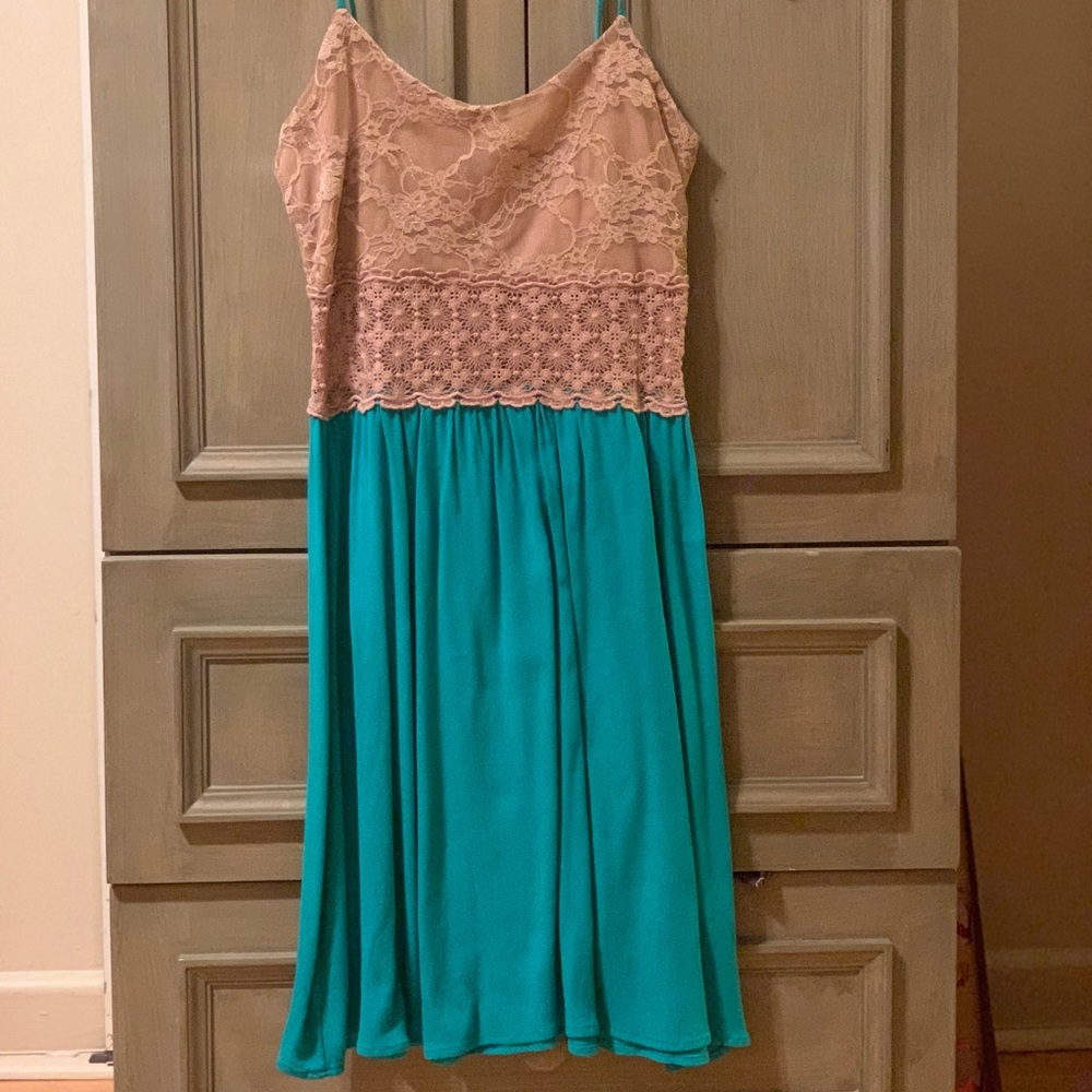 Beige/blue dress